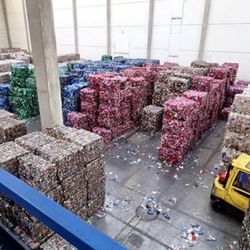 Ligne de triage automatique servant à trier des bouteilles en PET, des canettes et boîtes de conserve en Al et en Fe