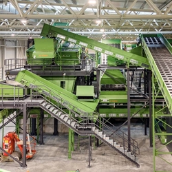 Ligne de triage automatique servant à trier des déchets ménagers, du plastique et du papier